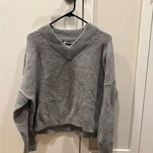 Abercrombie & Fitch Heather Gray V-Neck Sweater